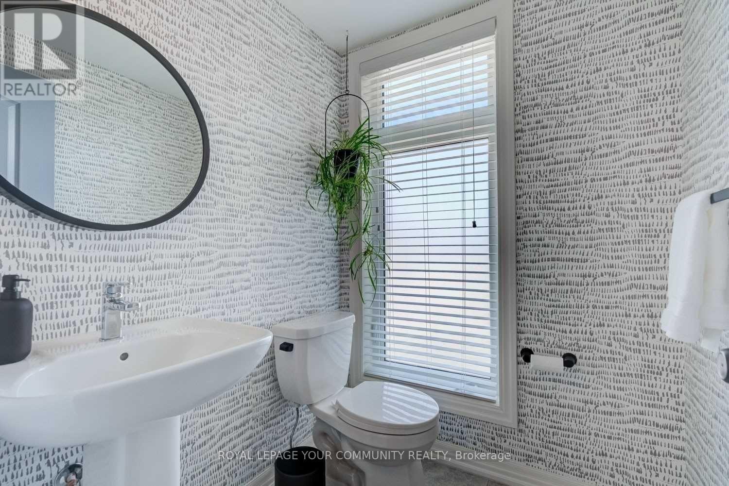 56 Allure Street, Newmarket, Ontario  L3X 0L2 - Photo 18 - N12313190