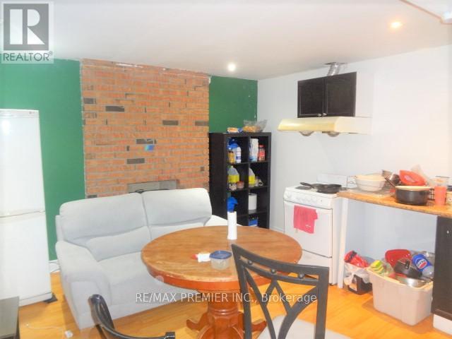 4 Teresa Court, Toronto, Ontario  M9V 4Y5 - Photo 8 - W12312589