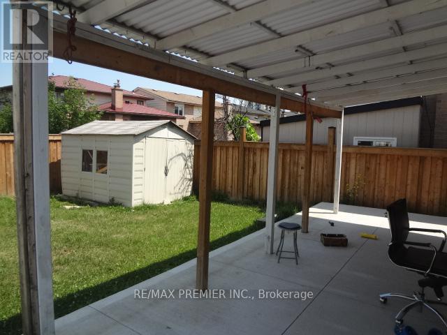 4 Teresa Court, Toronto, Ontario  M9V 4Y5 - Photo 10 - W12312589
