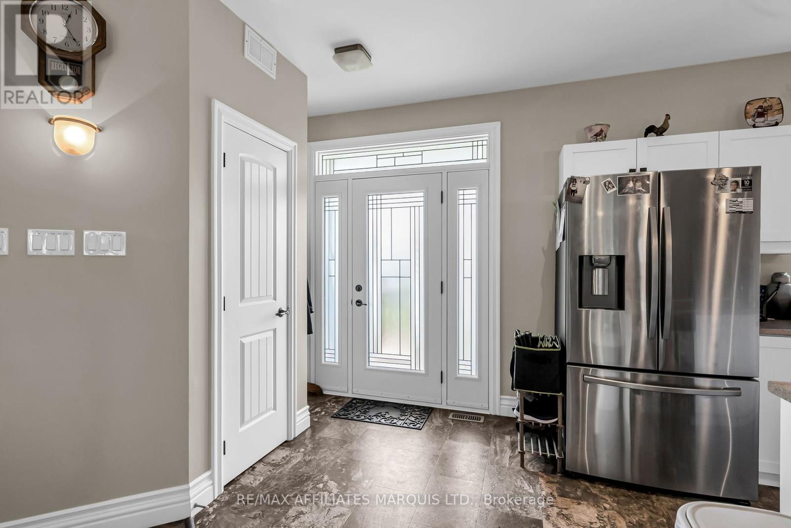 23 Calco Crescent, North Stormont, Ontario  K0C 1W0 - Photo 4 - X12313287