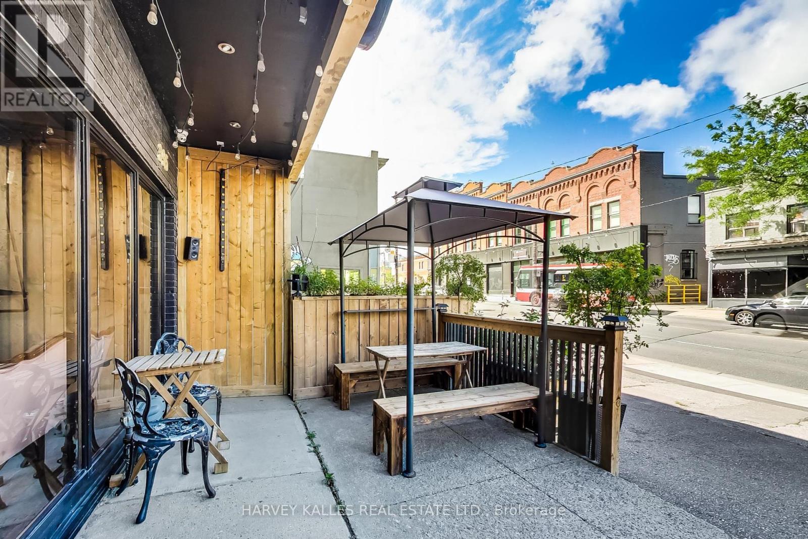 395 Keele Street, Toronto, Ontario  M6P 2K9 - Photo 2 - W12313169