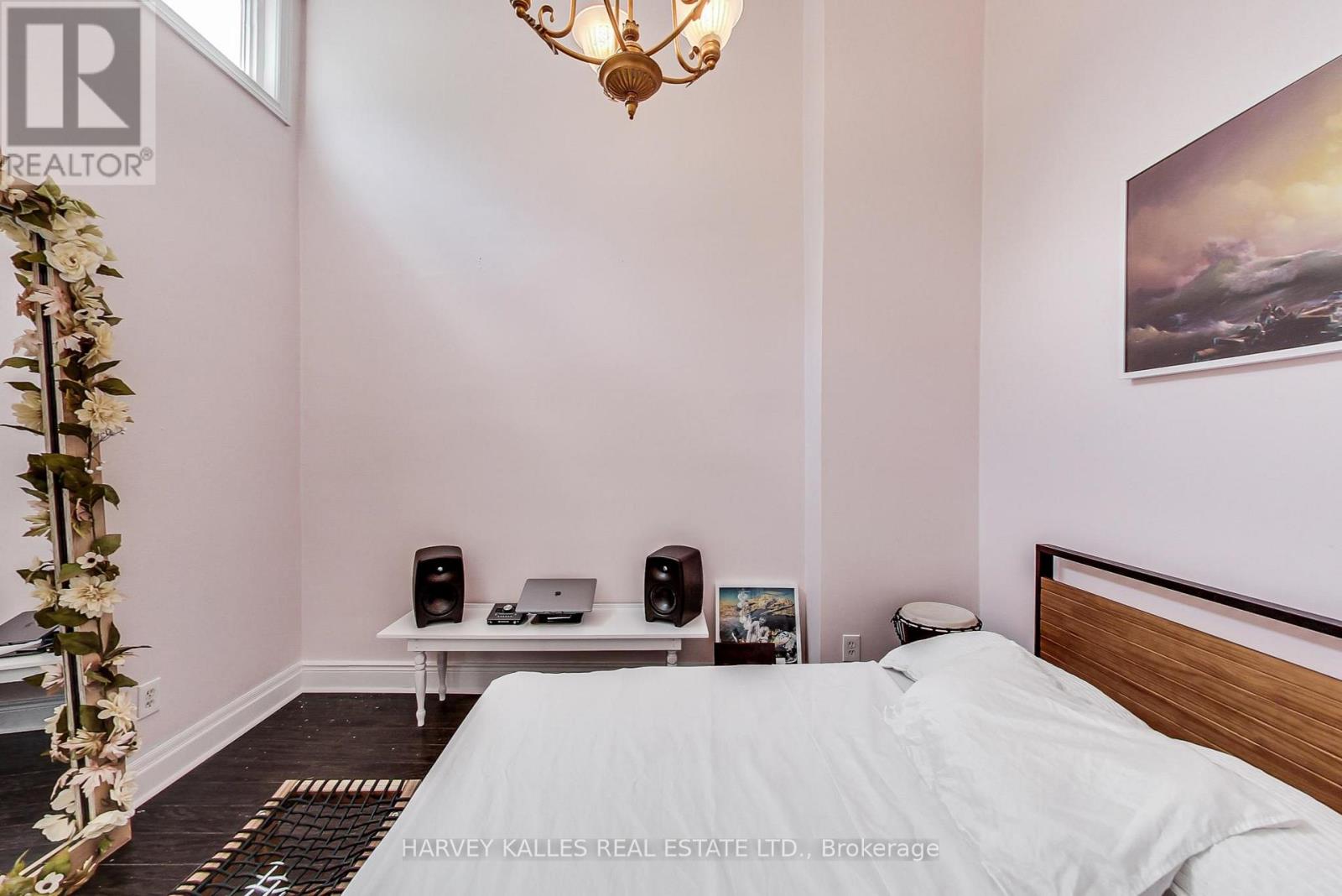 395 Keele Street, Toronto, Ontario  M6P 2K9 - Photo 31 - W12313169