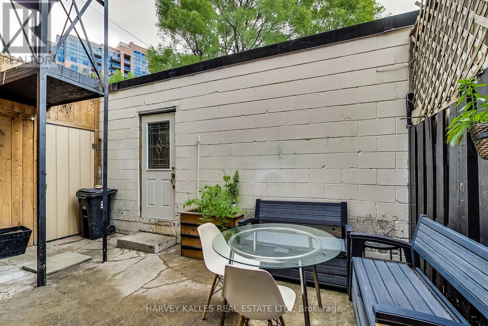 395 Keele Street, Toronto, Ontario  M6P 2K9 - Photo 36 - W12313169