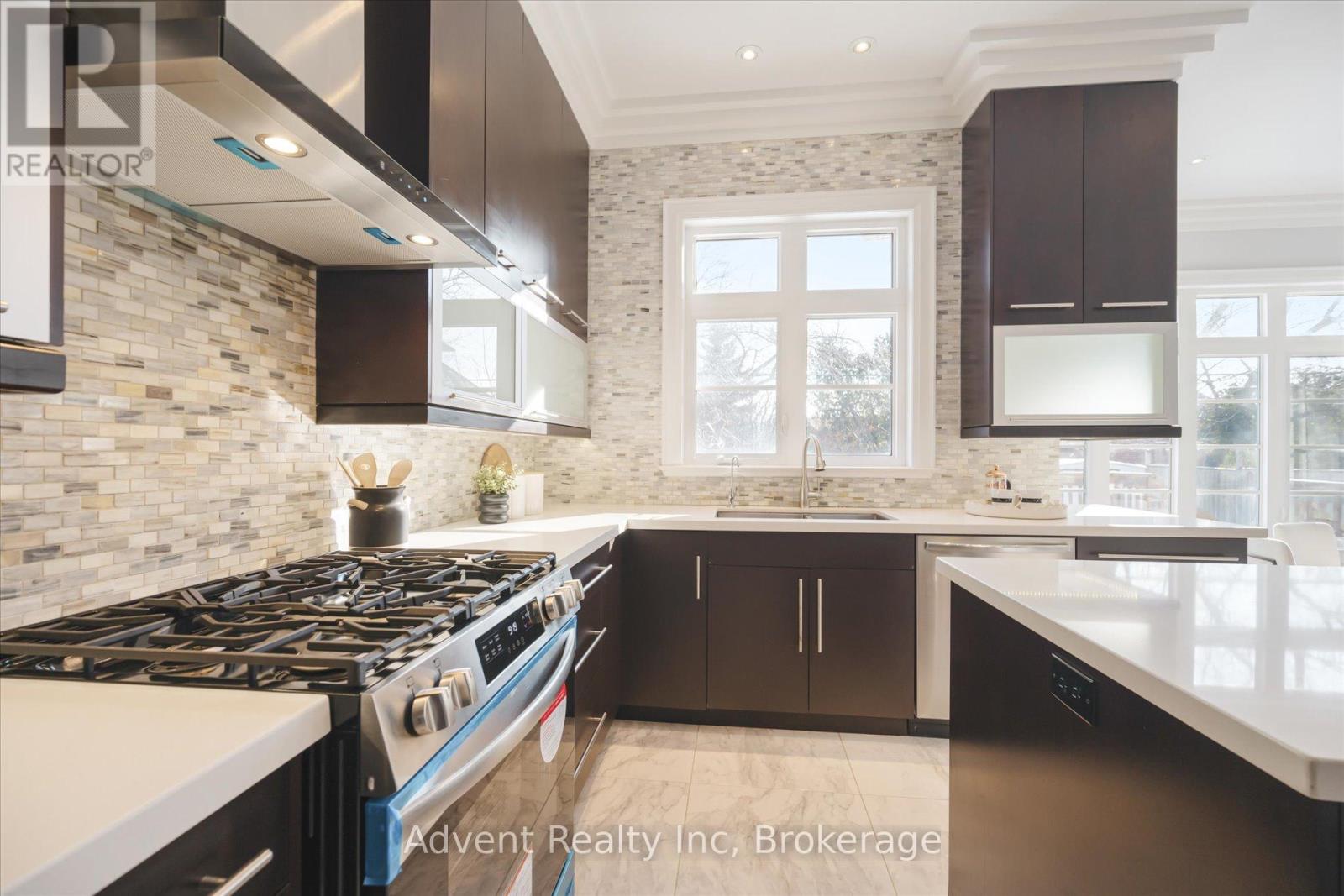 141 Connaught Avenue, Toronto, Ontario  M2M 1H3 - Photo 13 - C12313269