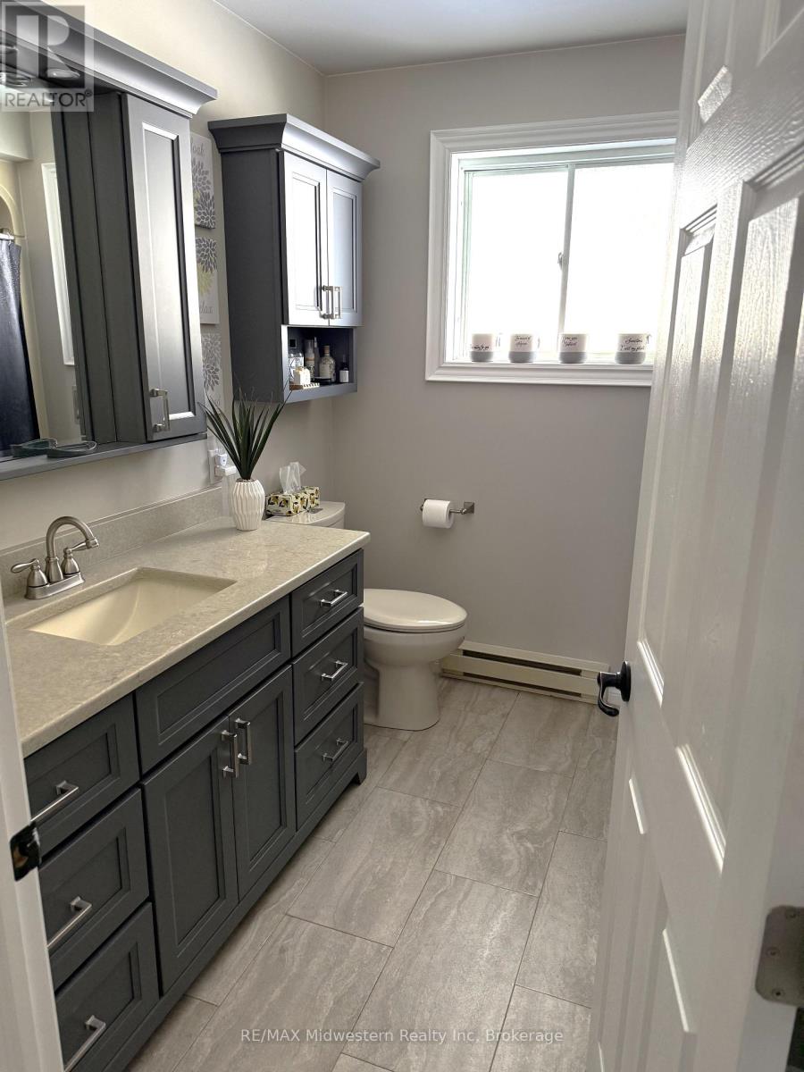 720 Sports Drive, Huron East, Ontario  N0G 1H0 - Photo 30 - X12093778