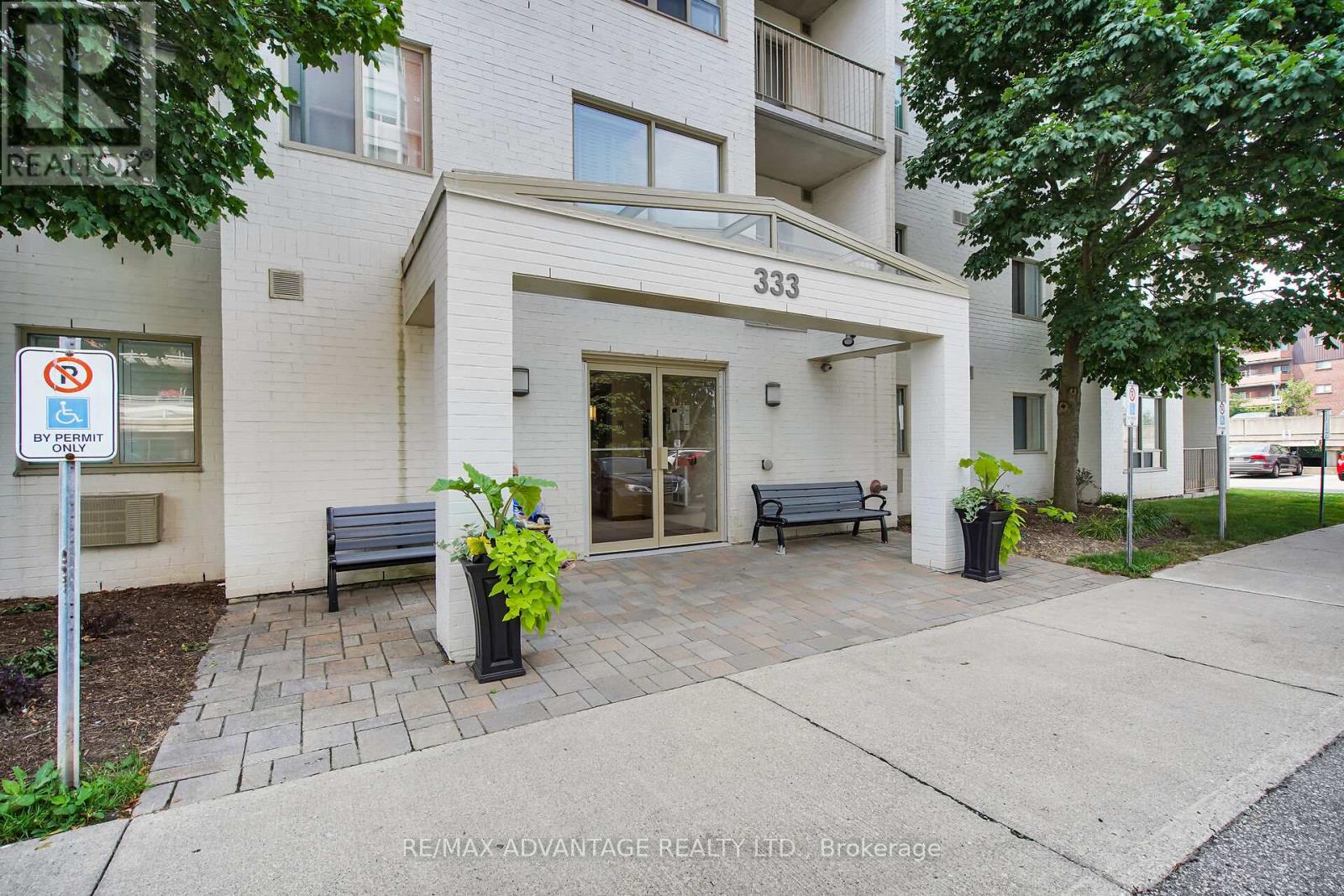 504 - 333 Commissioners Road W, London South, Ontario  N6J 4X7 - Photo 3 - X12313396