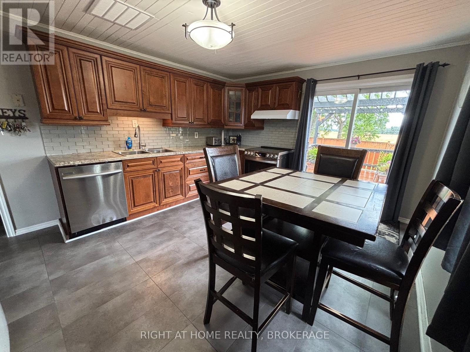 Property at 720 WEBBER ROAD image 4