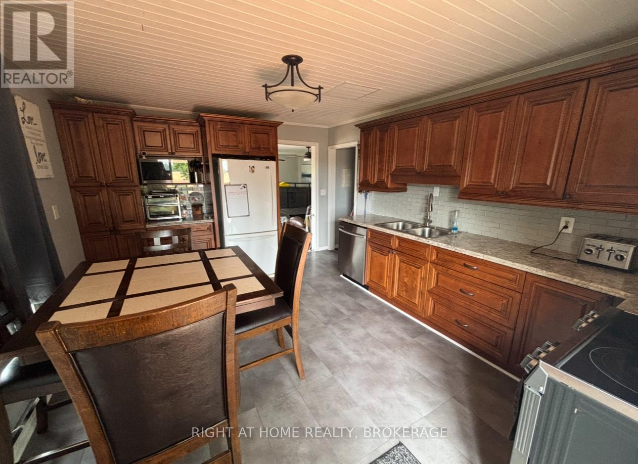 Property at 720 WEBBER ROAD image 5