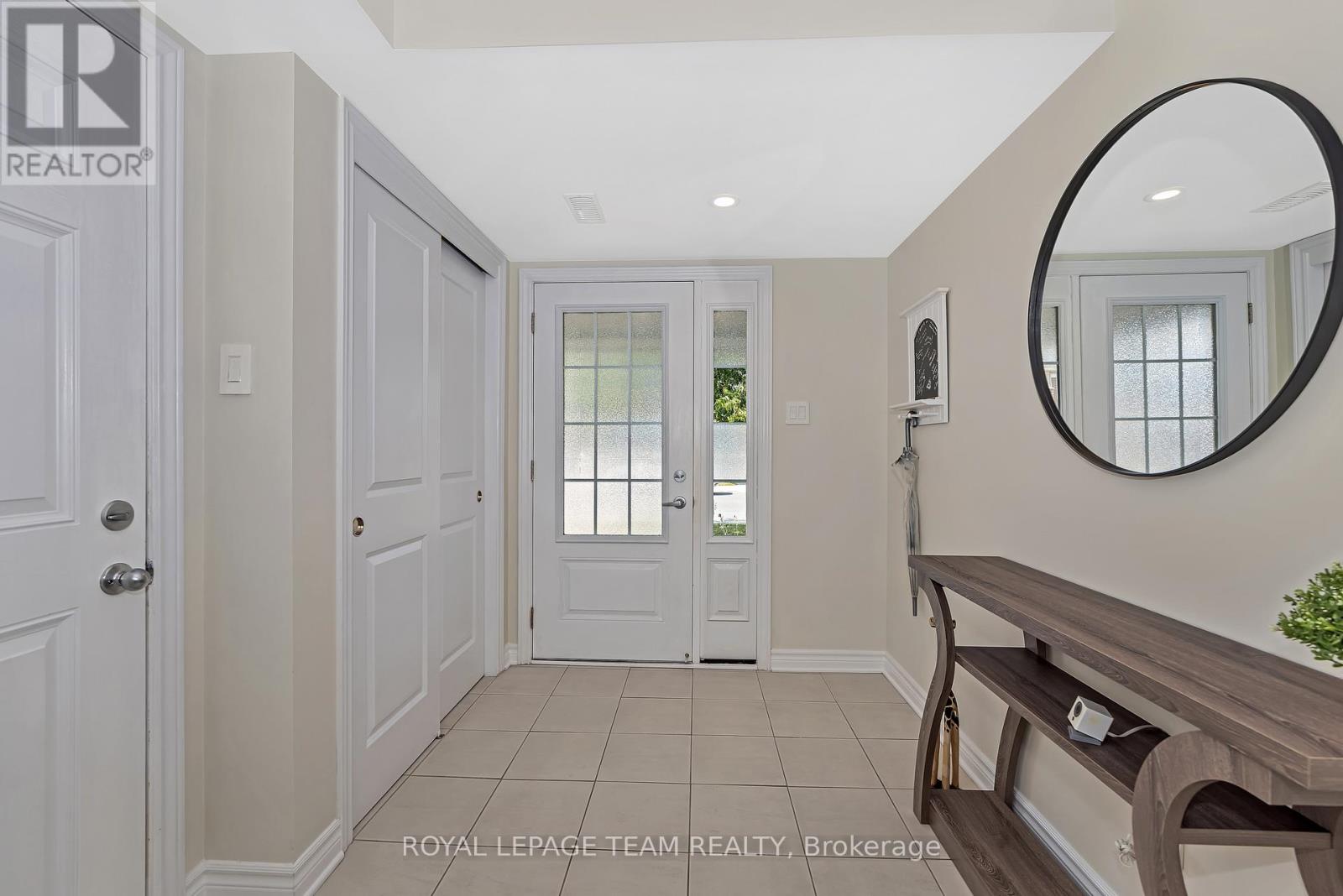 Property at 887 KILBIRNIE DRIVE image 3