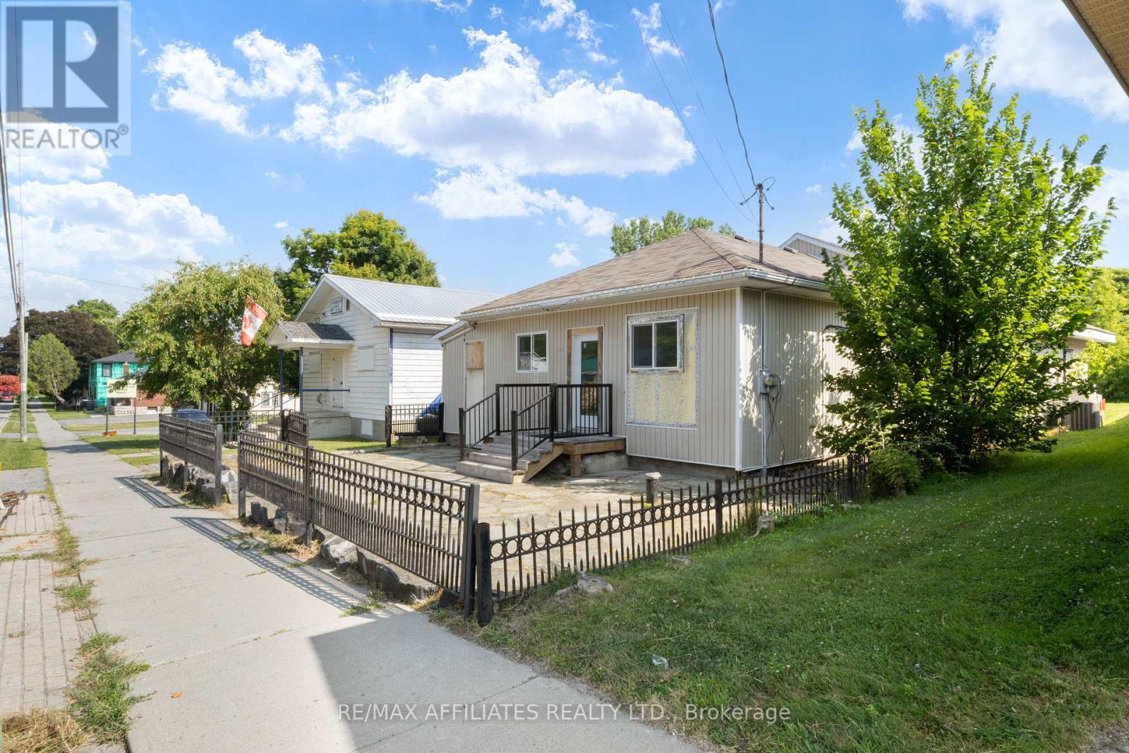 79 GEORGE STREET, Lanark Highlands, Ontario