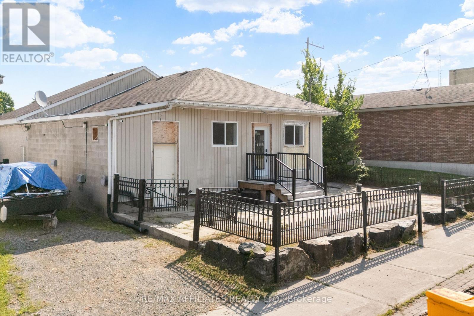 79 George Street, Lanark Highlands, Ontario  K0G 1K0 - Photo 8 - X12313330