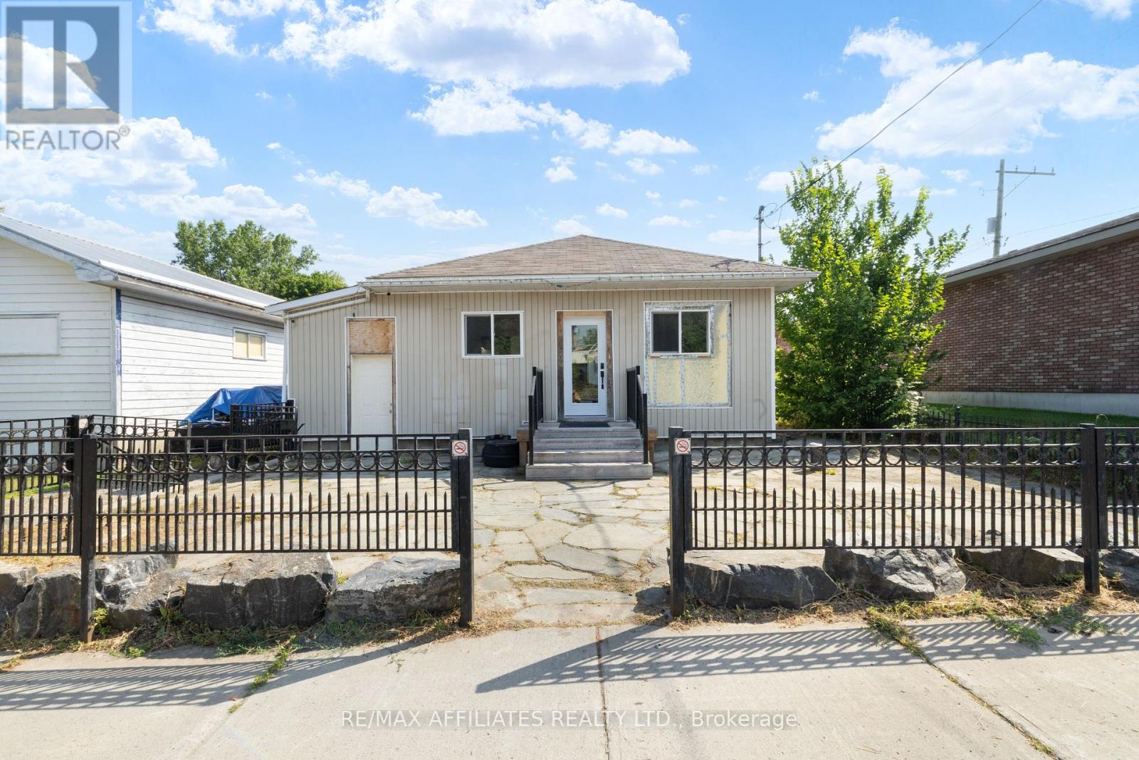 79 George Street, Lanark Highlands, Ontario  K0G 1K0 - Photo 9 - X12313330