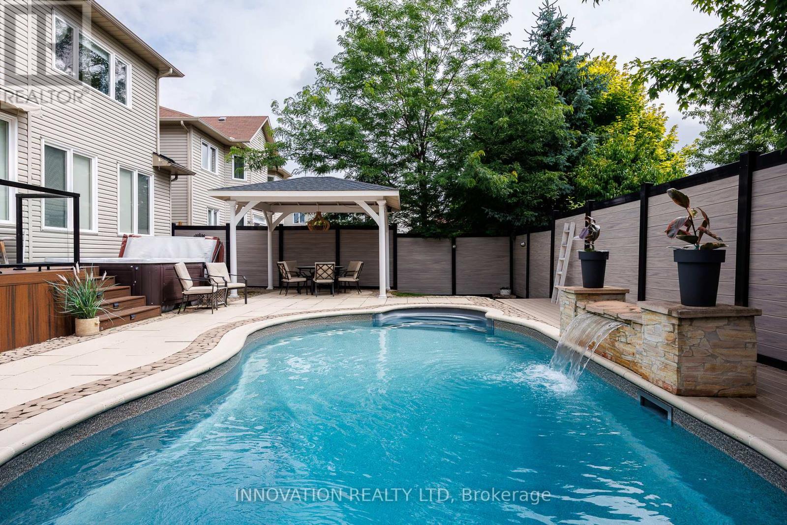 Property at 534 LANDSWOOD WAY image 4