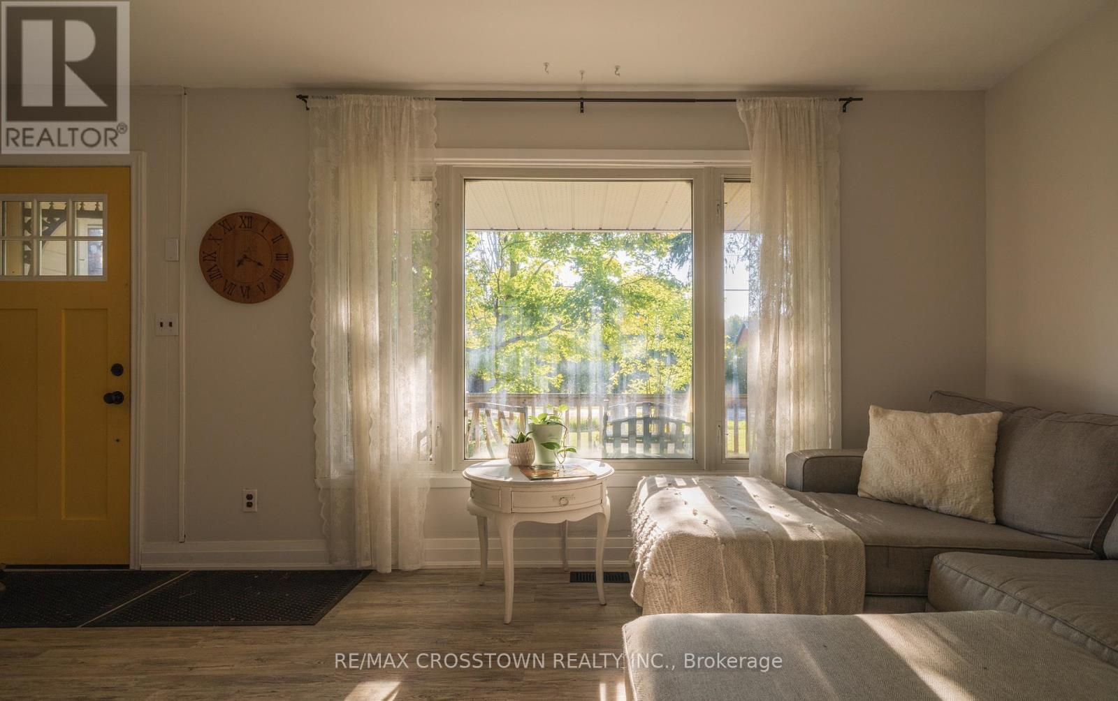 47 Lakeshore Road W, Oro-Medonte, Ontario  L0L 2E0 - Photo 17 - S12313280
