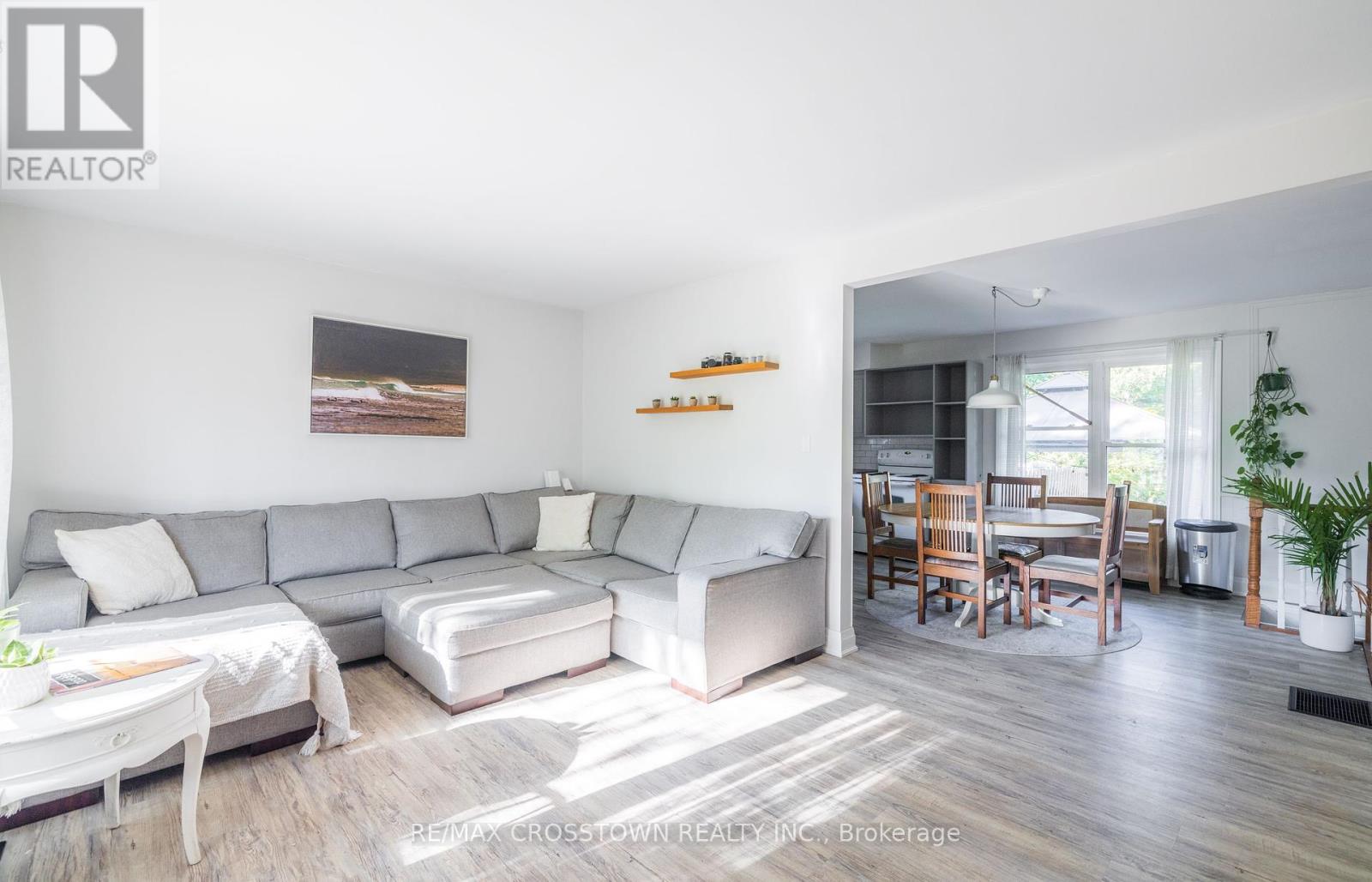 47 Lakeshore Road W, Oro-Medonte, Ontario  L0L 2E0 - Photo 21 - S12313280