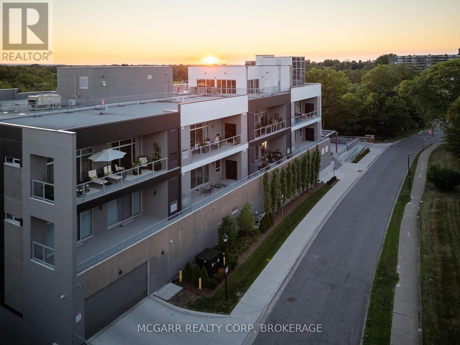 509 - 77 Yates Street, St. Catharines, Ontario  L2R 5R7 - Photo 4 - X12313368