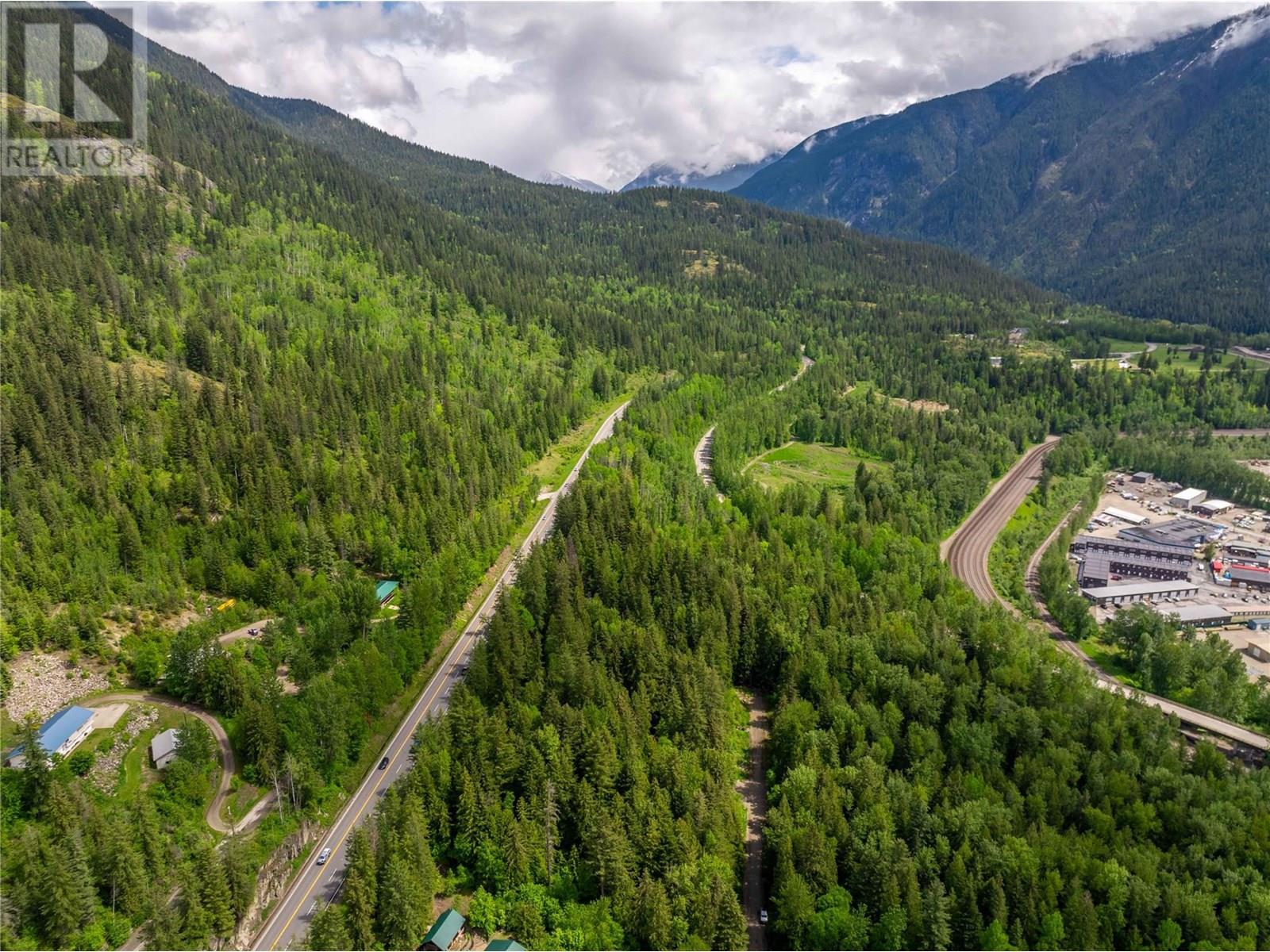 714 Cedar Street, Revelstoke, British Columbia  V0E 2S0 - Photo 10 - 10348586