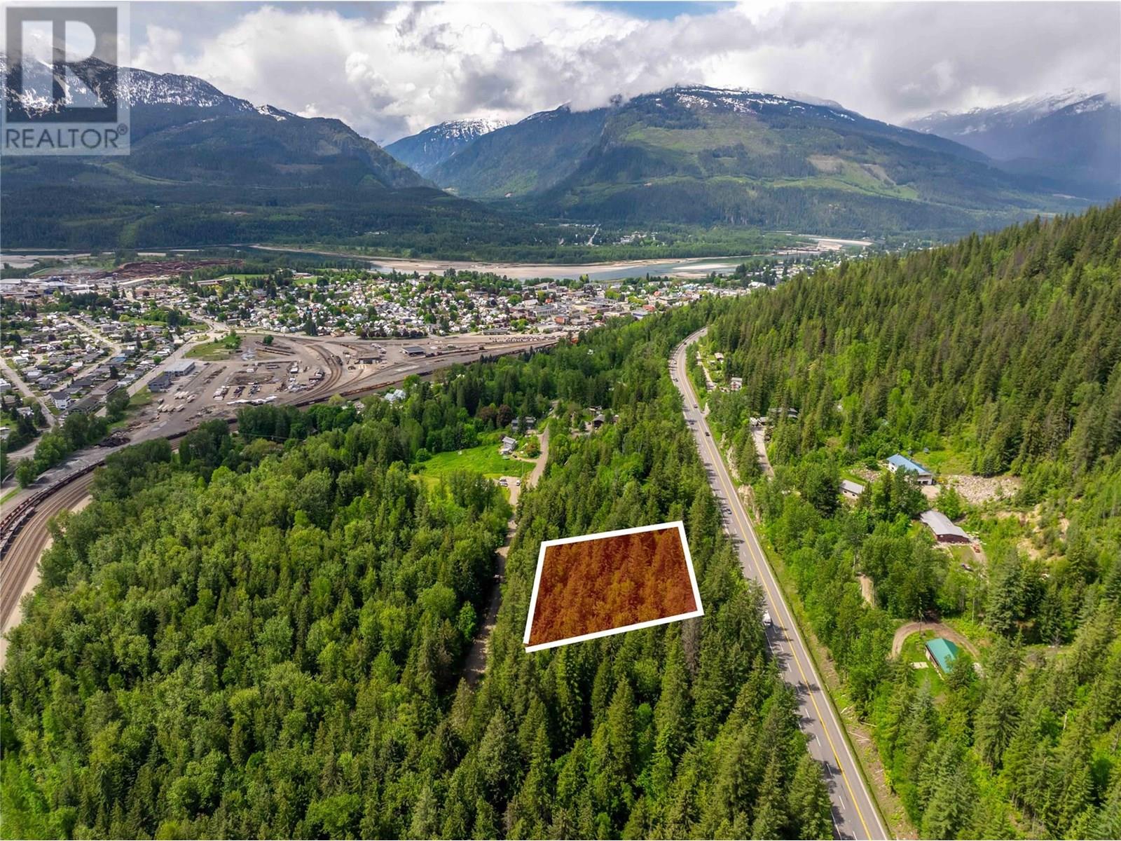 714 Cedar Street, Revelstoke, British Columbia  V0E 2S0 - Photo 8 - 10348586