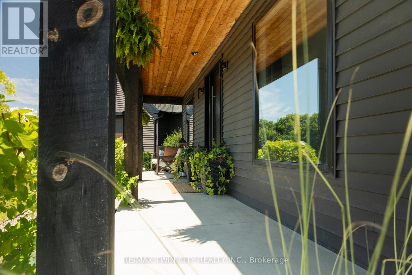 Property at 16 FORMAN STREET image 4