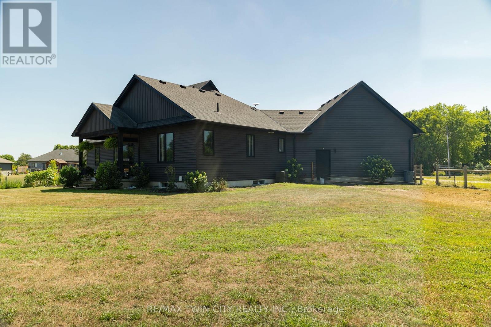 16 Forman Street, Brant, Ontario  N0E 1R0 - Photo 6 - X12313240