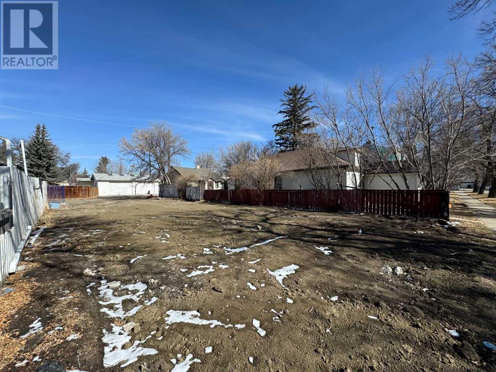 1607 3 Avenue N, Lethbridge, Alberta  T1H 0J7 - Photo 2 - A2243433