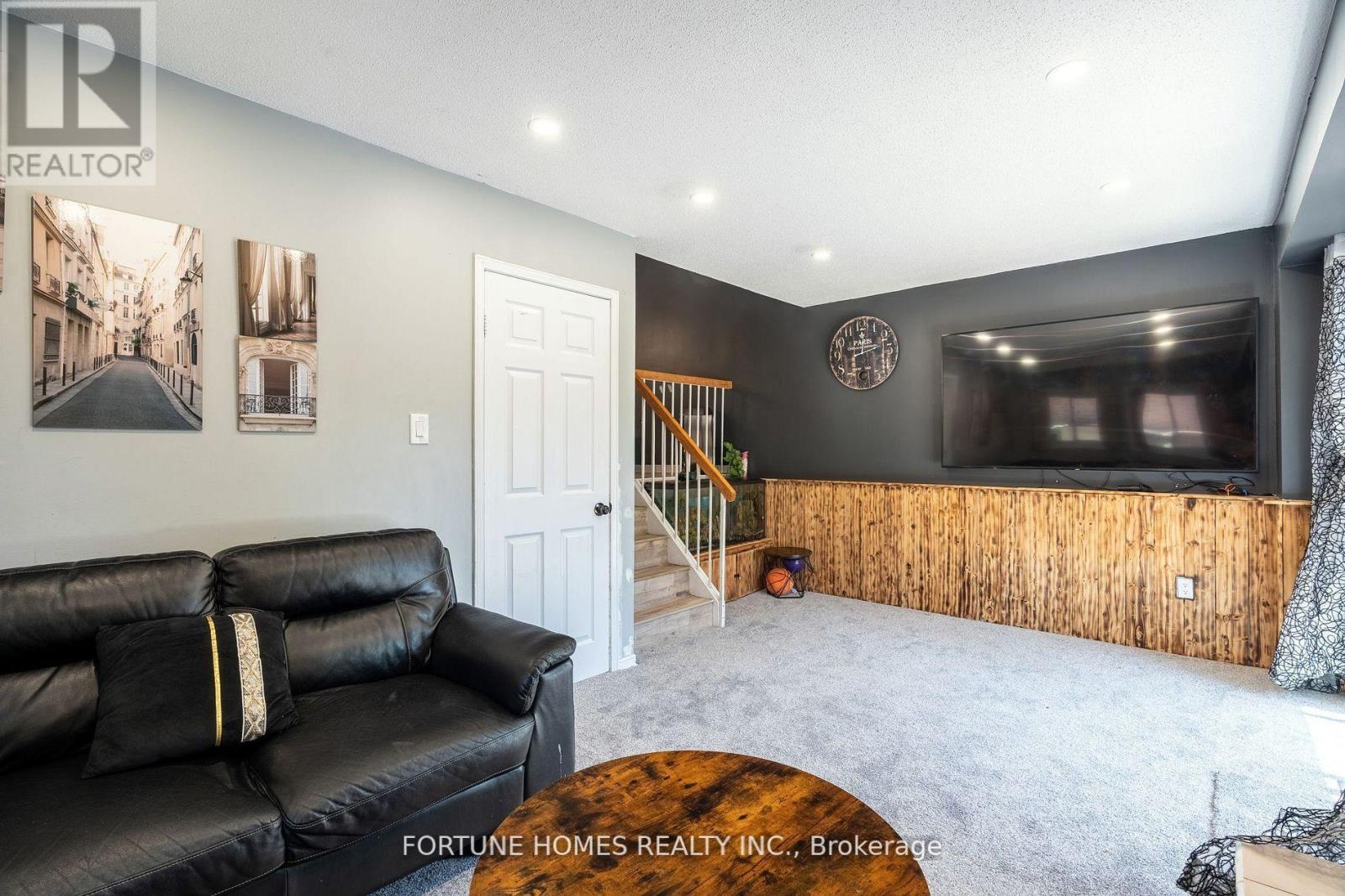 21 Garden Avenue, Brampton, Ontario  L6X 1M4 - Photo 13 - W12312849
