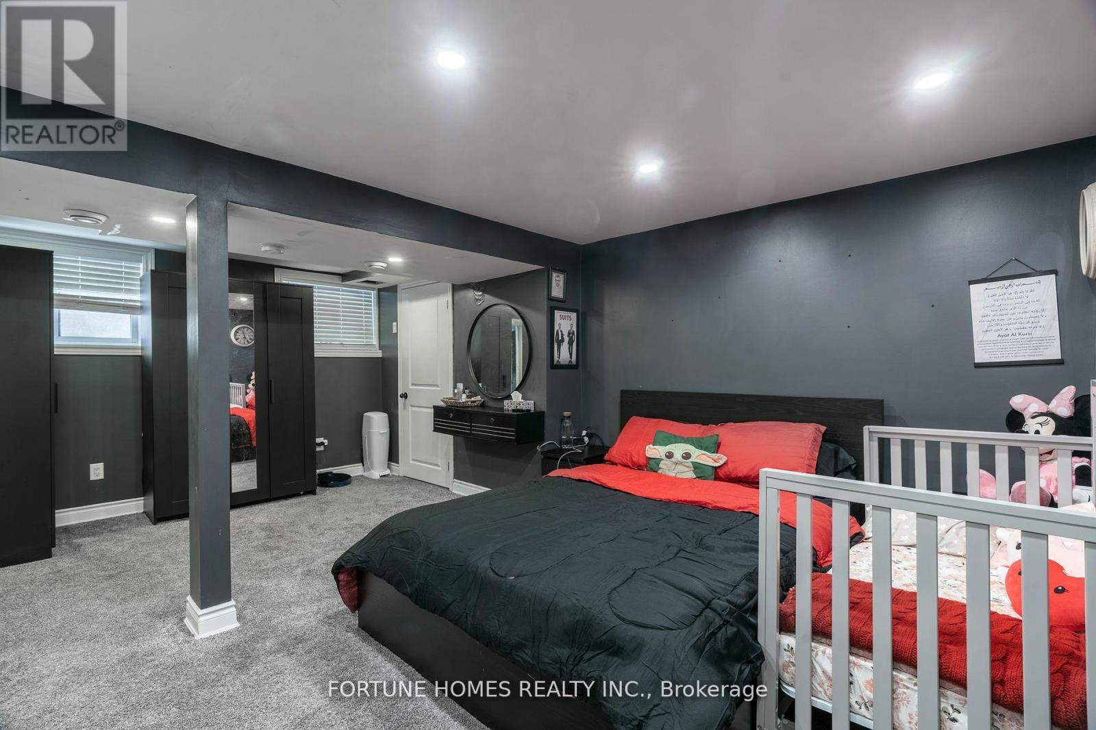 21 Garden Avenue, Brampton, Ontario  L6X 1M4 - Photo 30 - W12312849