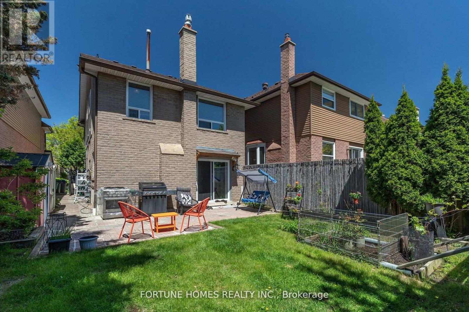 21 Garden Avenue, Brampton, Ontario  L6X 1M4 - Photo 32 - W12312849