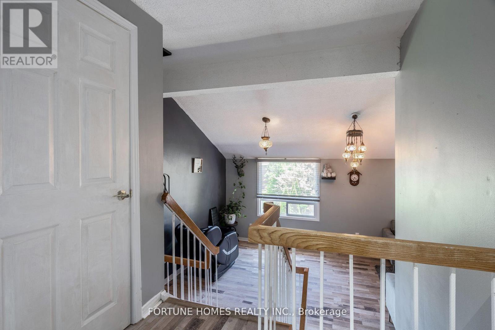21 Garden Avenue, Brampton, Ontario  L6X 1M4 - Photo 20 - W12312849