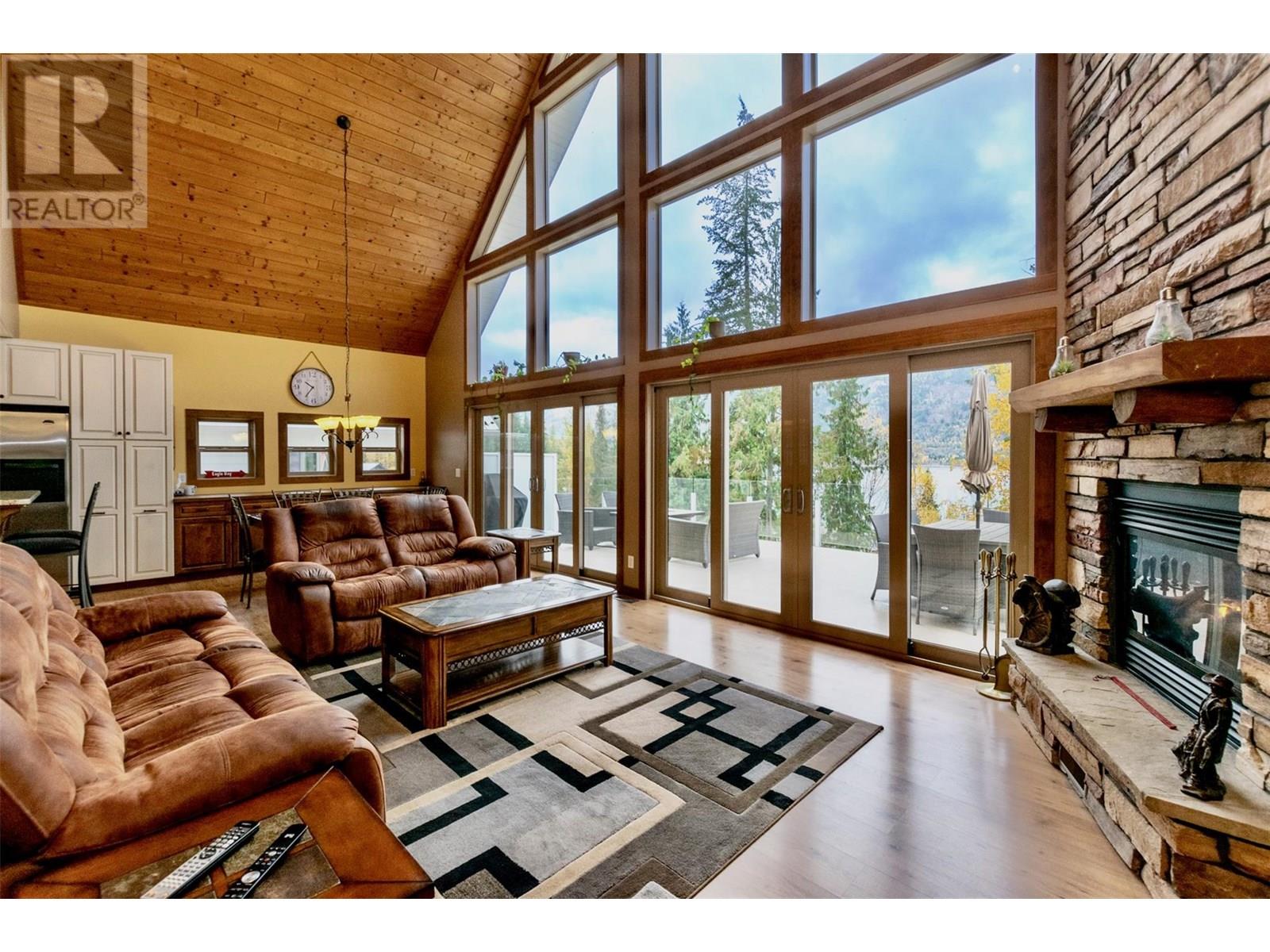 6421 Eagle Bay Road Unit# 73, Eagle Bay, British Columbia  V0E 1T0 - Photo 13 - 10340666