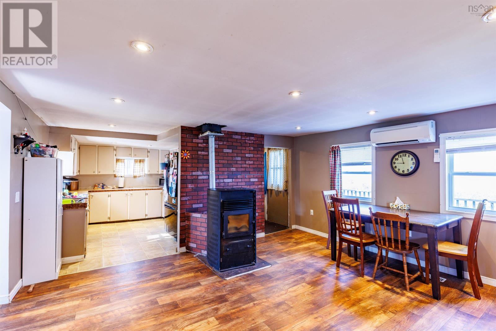 5898 Highway 1, Mavillette, Nova Scotia  B5A 5B3 - Photo 6 - 202514994