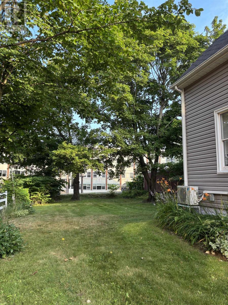 Property at 258 Fitzroy Street image 3