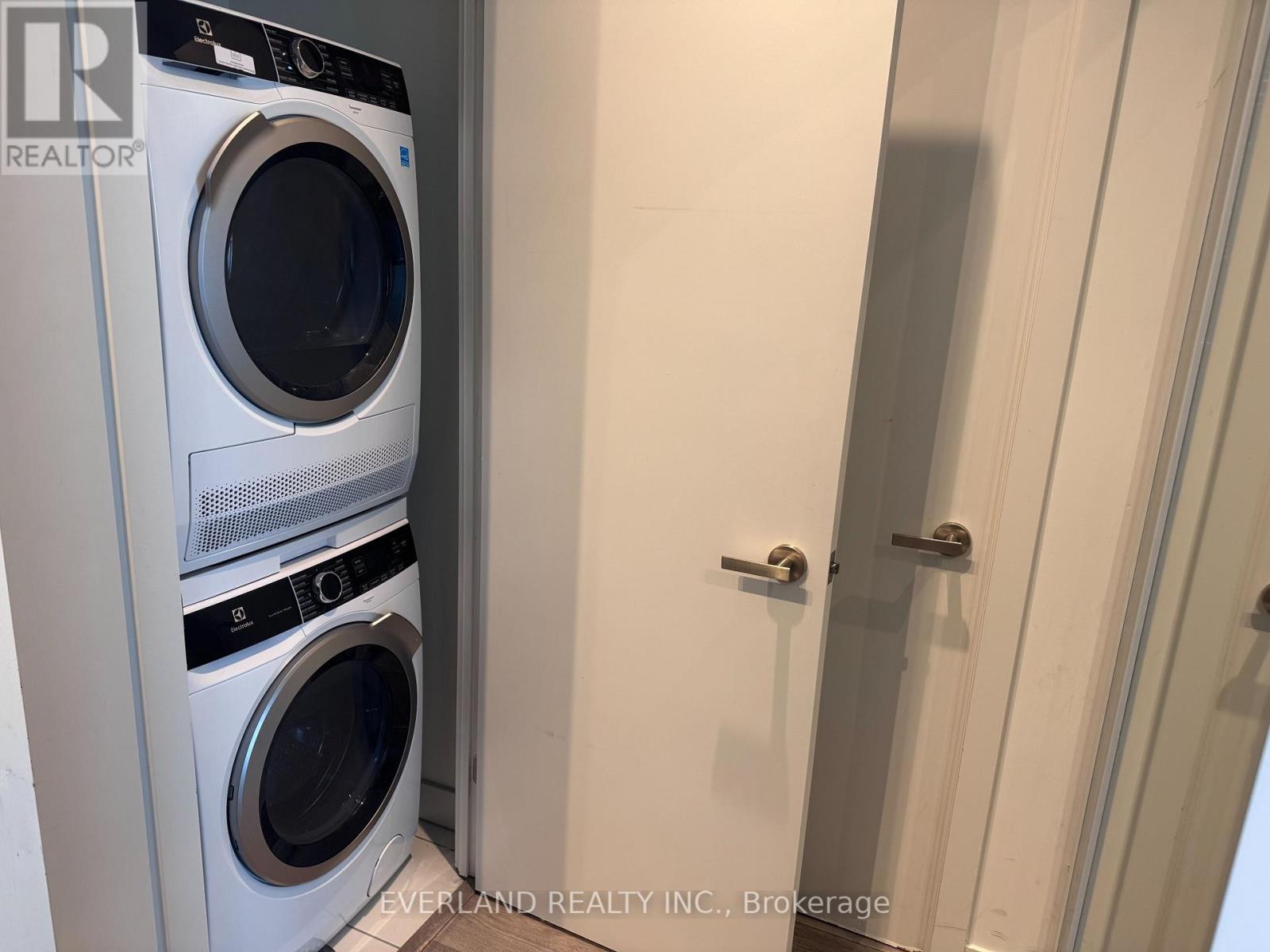 7007 - 55 Cooper Street, Toronto, Ontario  M5E 0G1 - Photo 8 - C12313327