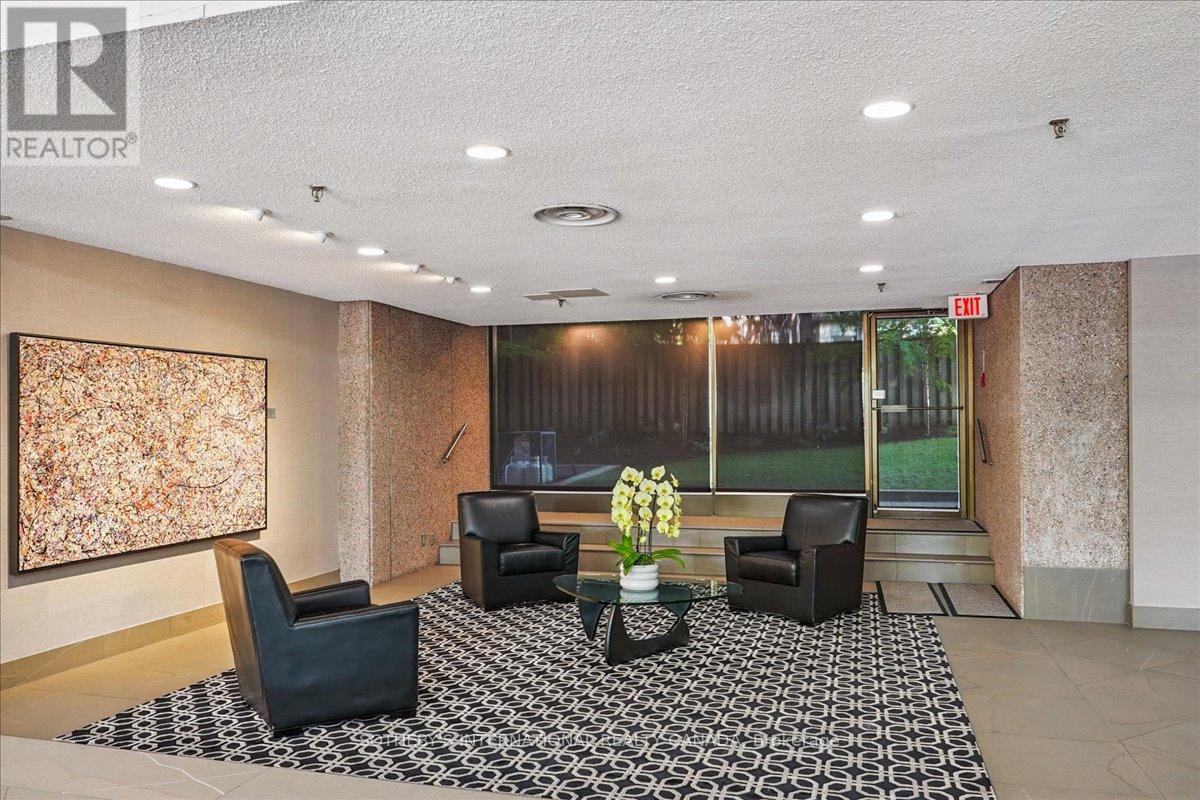 302 - 449 Walmer Road, Toronto, Ontario  M5P 2X9 - Photo 4 - C12313345