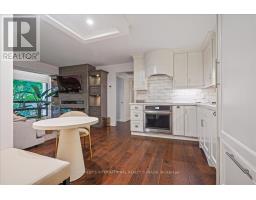 302 - 449 WALMER ROAD, Toronto, Ontario