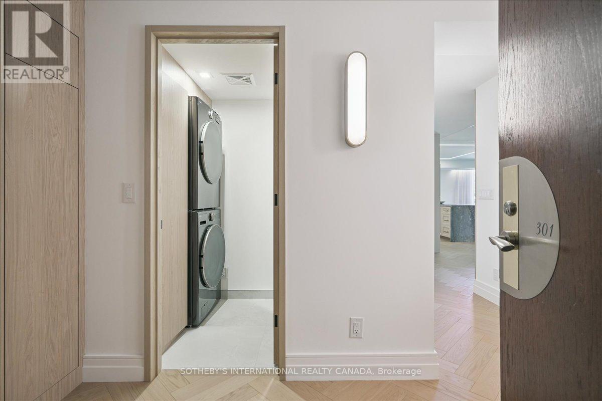 301 - 449 Walmer Road, Toronto, Ontario  M5P 2X9 - Photo 3 - C12313348