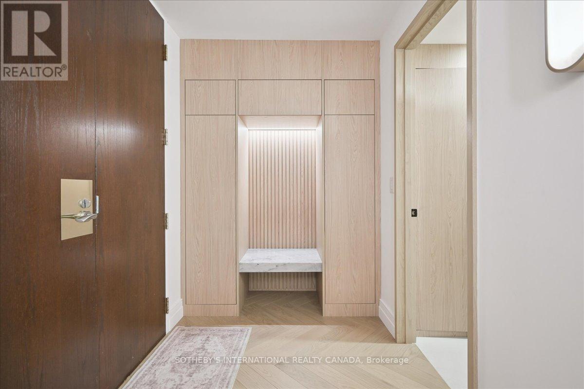 301 - 449 Walmer Road, Toronto, Ontario  M5P 2X9 - Photo 4 - C12313348