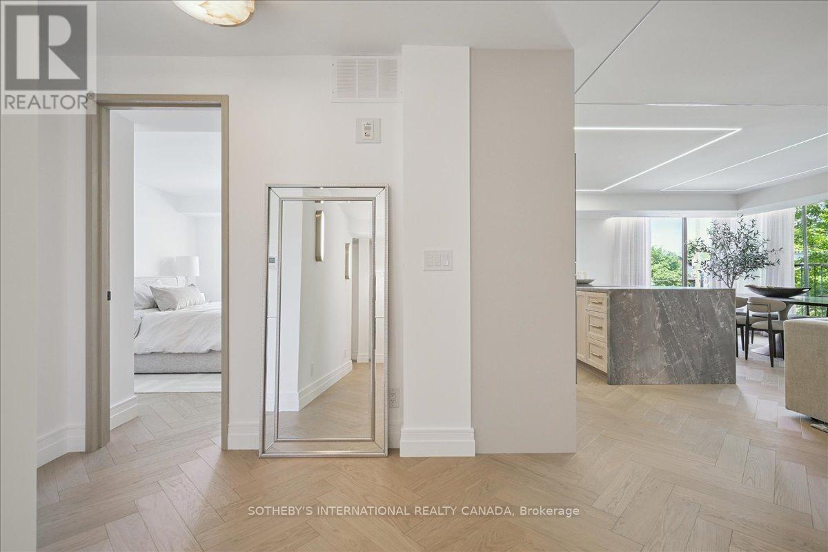 301 - 449 Walmer Road, Toronto, Ontario  M5P 2X9 - Photo 5 - C12313348