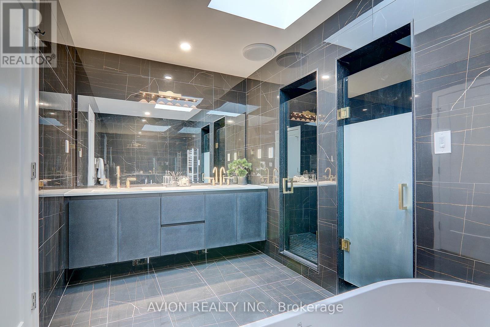 46 Braemar Avenue, Toronto, Ontario  M5P 2L2 - Photo 16 - C12313365