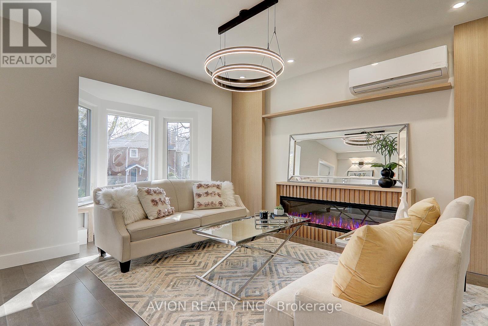 46 Braemar Avenue, Toronto, Ontario  M5P 2L2 - Photo 2 - C12313365