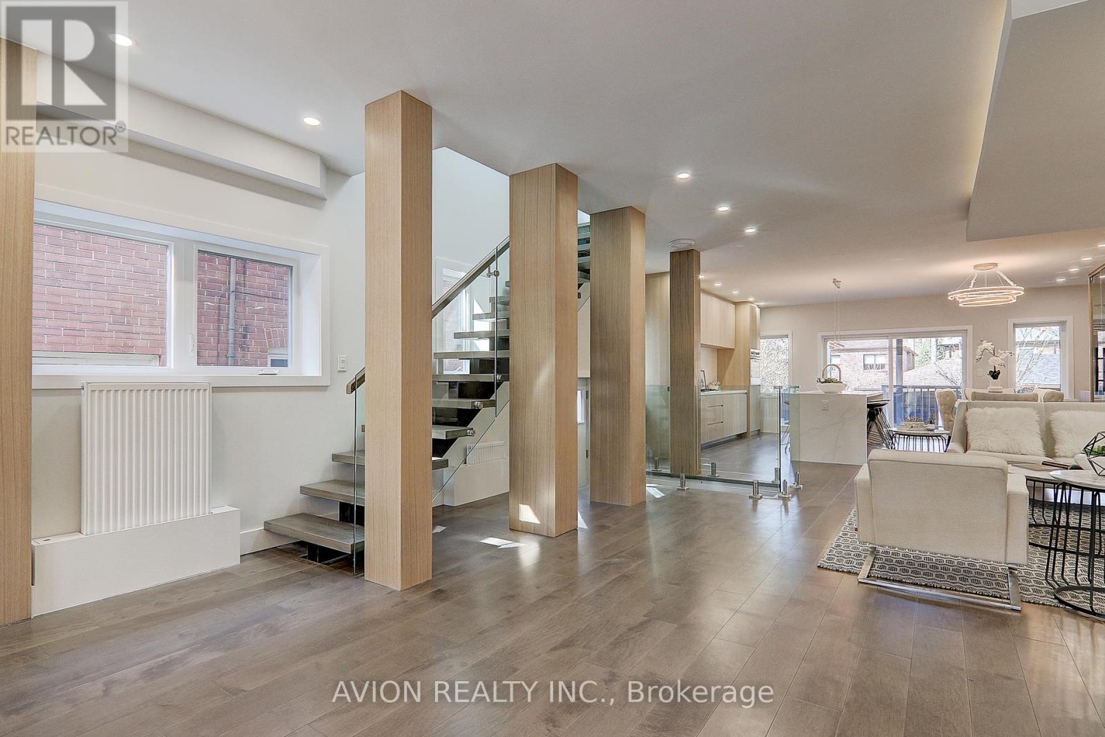 46 Braemar Avenue, Toronto, Ontario  M5P 2L2 - Photo 7 - C12313365