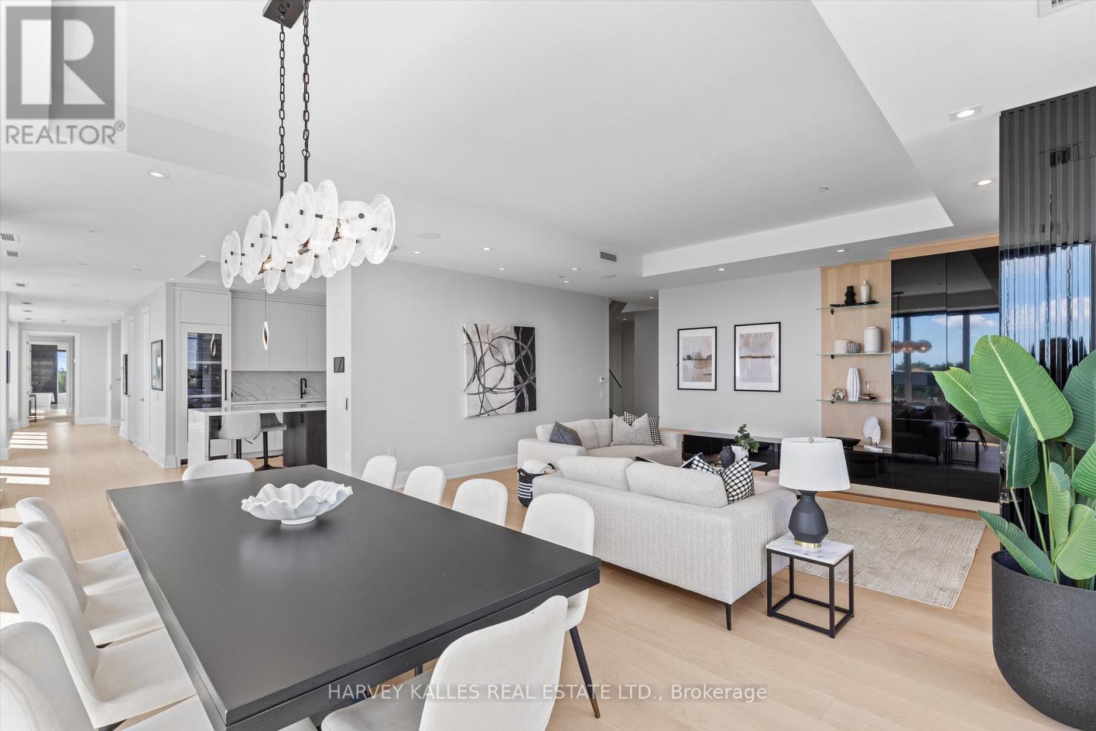 Property at 703 - 355 BEDFORD PARK AVENUE image 4