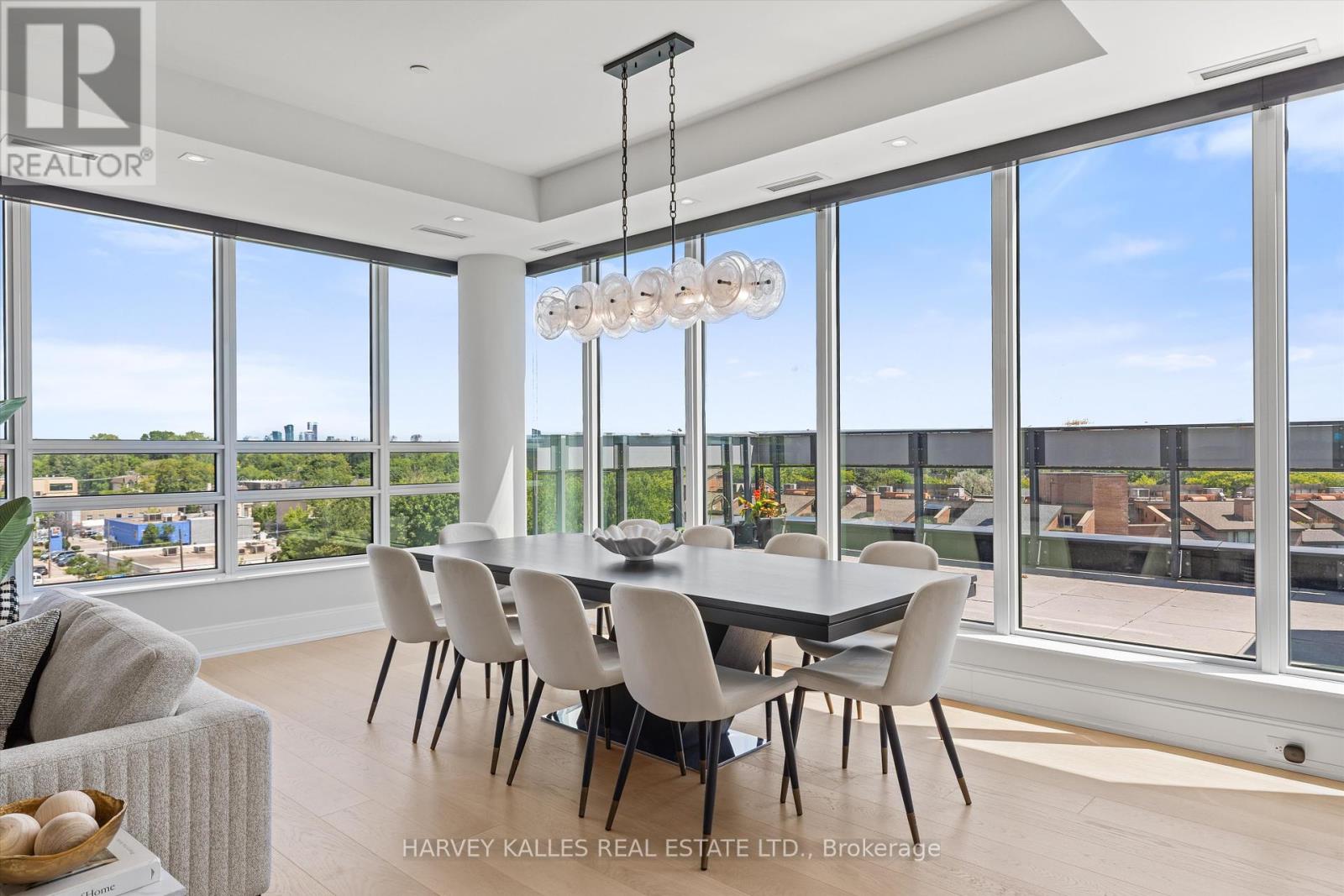 Property at 703 - 355 BEDFORD PARK AVENUE image 5