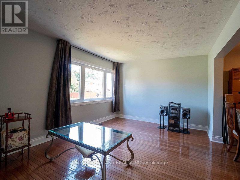 Property at 34 OVERTURE ROAD image 4