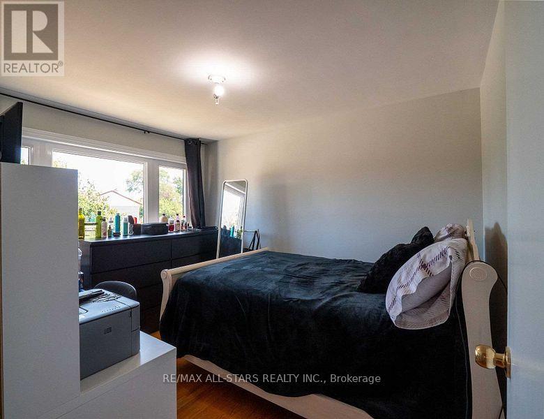 Property at 34 OVERTURE ROAD image 5