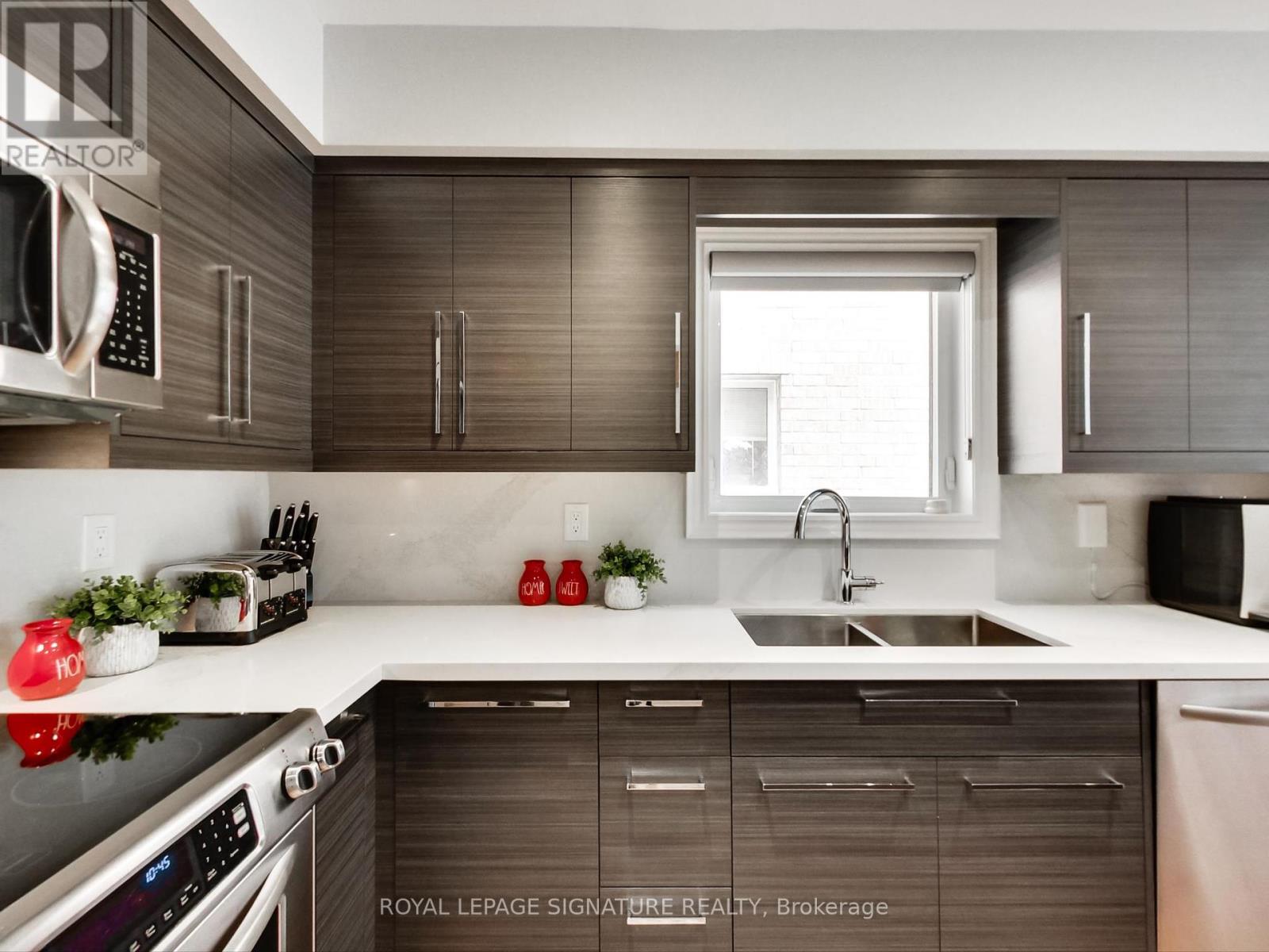 Property at 75 MONTE CARLO DRIVE image 4