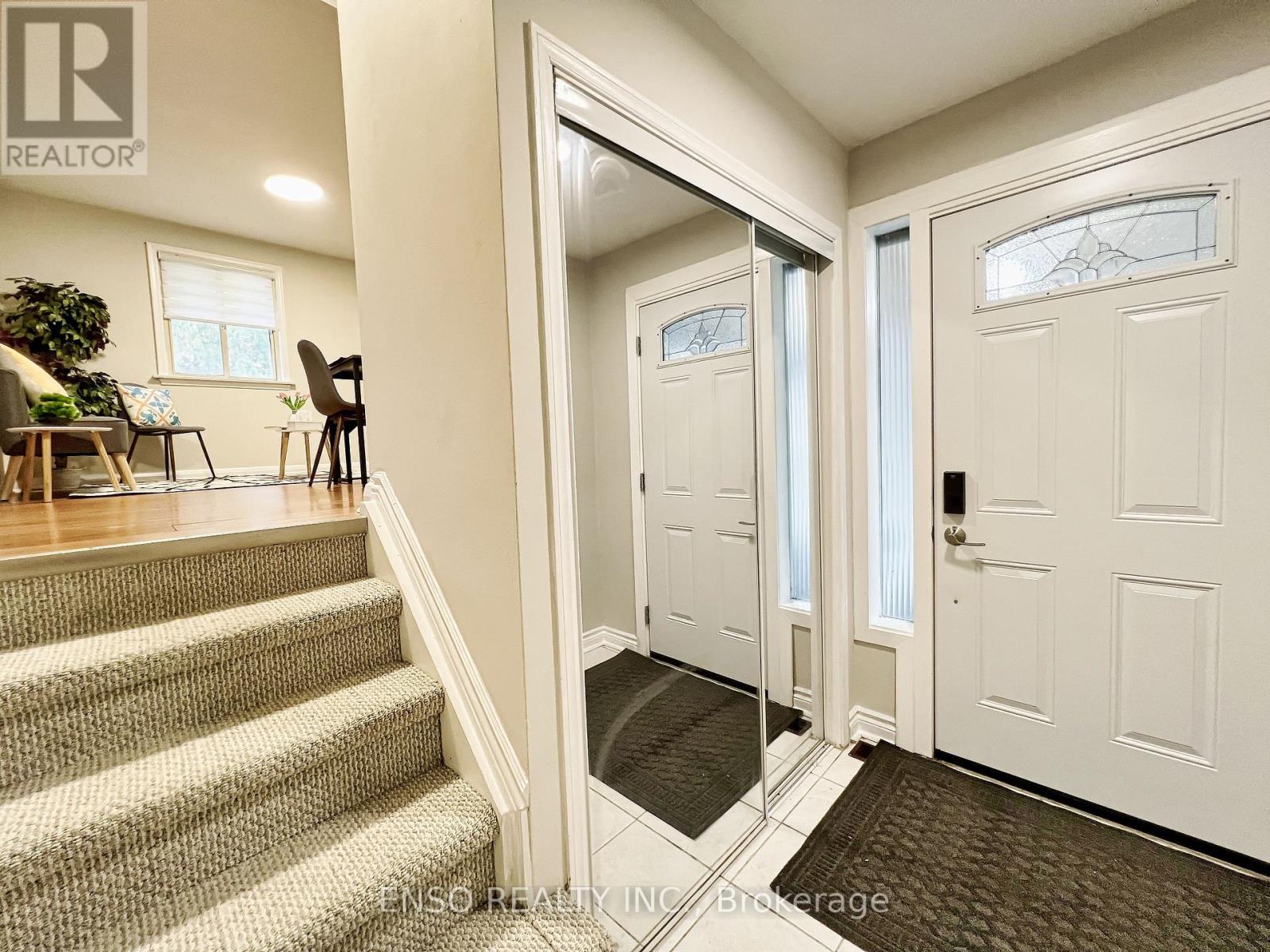 24 Gentry Crescent, Richmond Hill, Ontario  L4C 2G9 - Photo 17 - N12313393