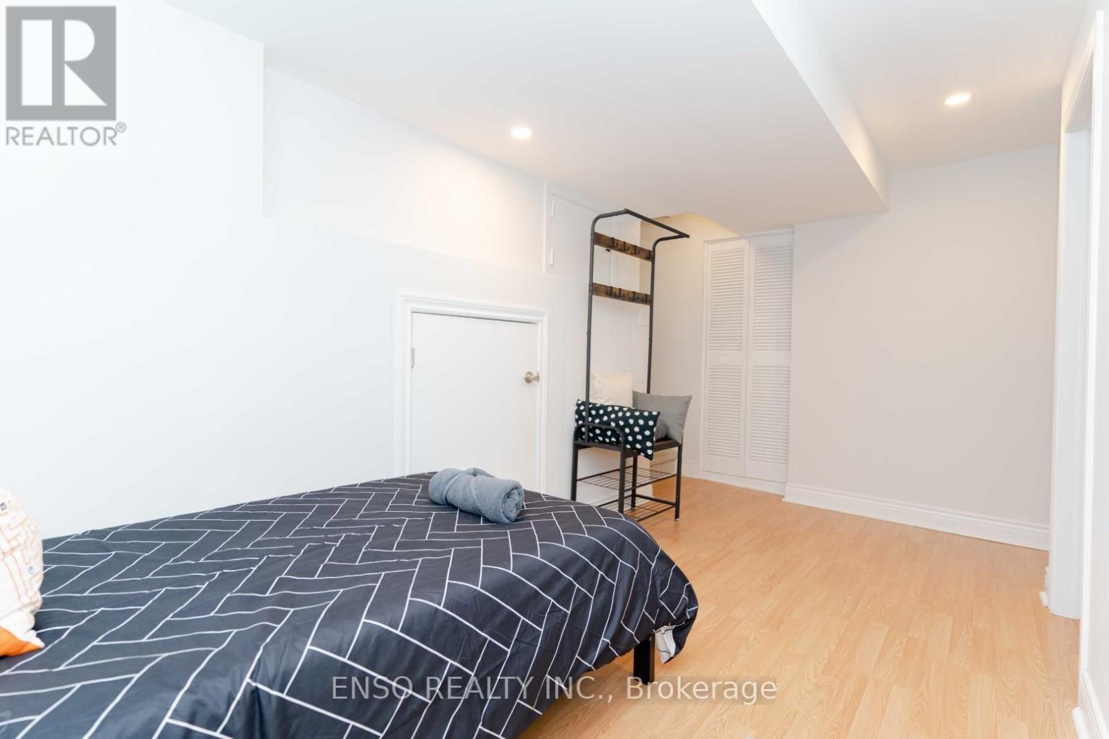24 Gentry Crescent, Richmond Hill, Ontario  L4C 2G9 - Photo 41 - N12313393