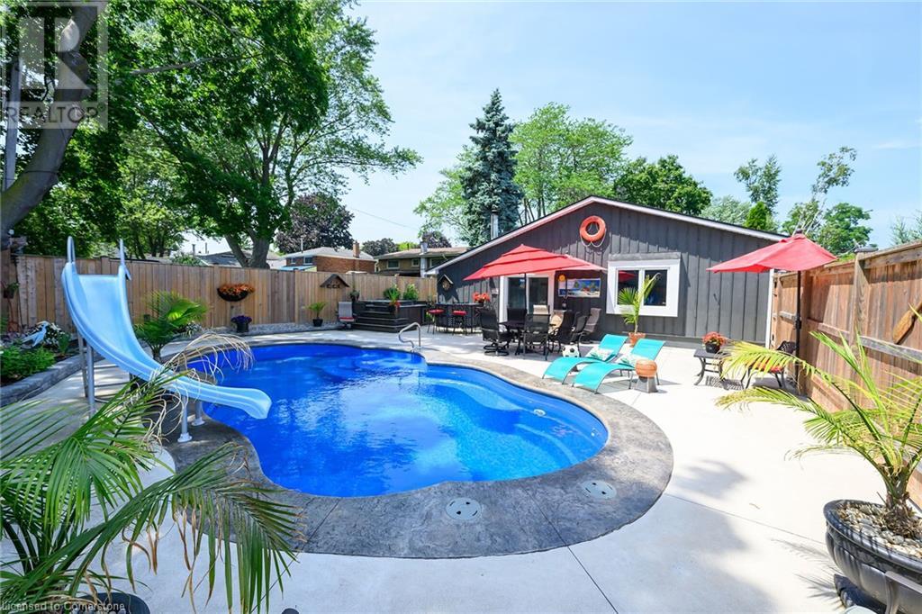 Property at 8 BENDAMERE Drive image 3