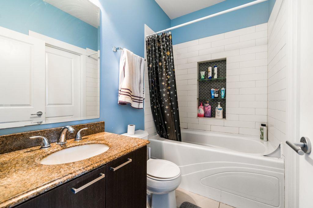 439 13321 102a Avenue, Surrey, British Columbia  V3T 1P6 - Photo 4 - R3030690